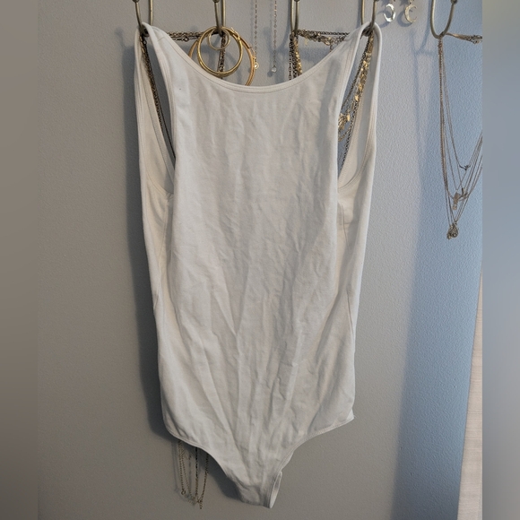 Backless Community Bodysuit - Picture 5 of 8
